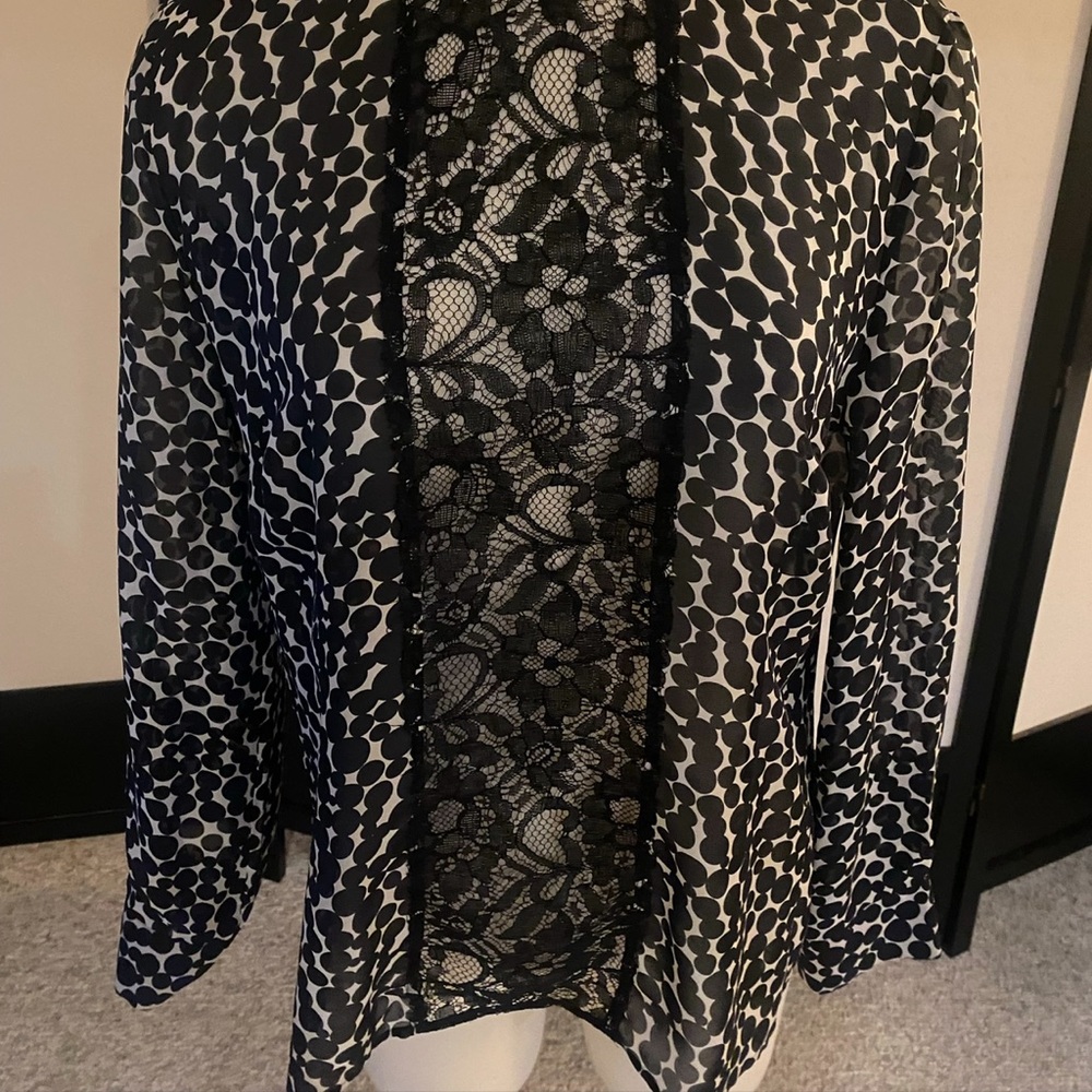 New Black And White Beauty : The J. Peterman Company Confidence Blouse View 5